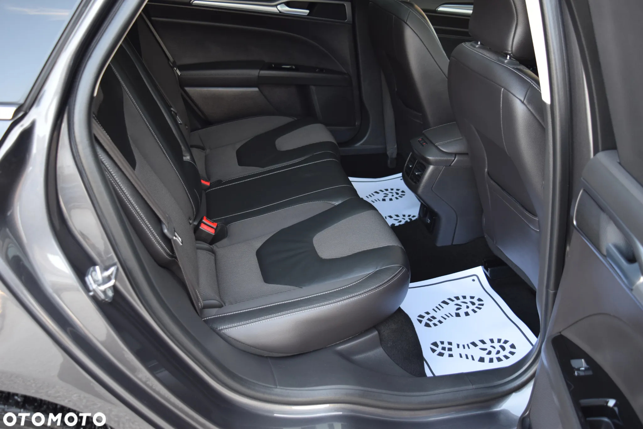 Ford Mondeo 2.0 TDCi ST-Line PowerShift - 36