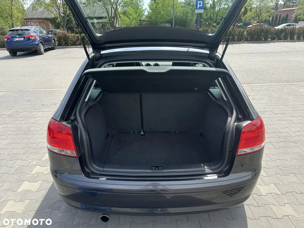 Audi A3 3-drzwiowe 1.6 Attraction - 18