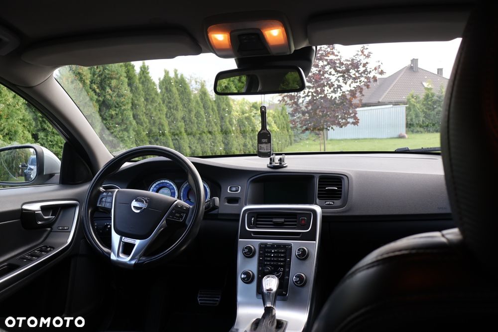 Volvo S60 D5 AWD R-Design Kinetic - 7