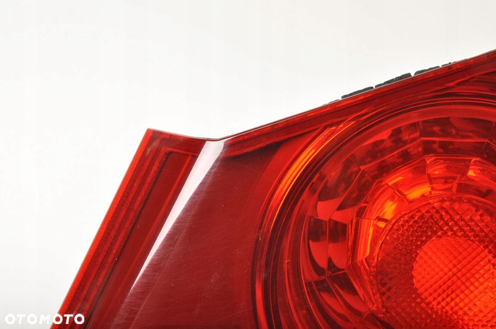 HONDA CIVIC VIII LAMPA PRAWA TYLNA W KLAPE - 5