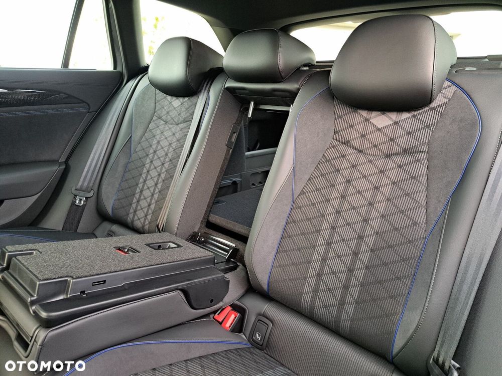 Volkswagen Passat 2.0 TDI SCR 4Mot R-Line DSG - 35