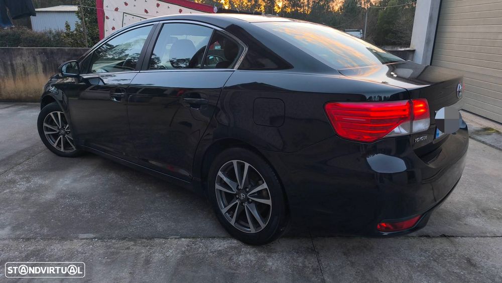 Toyota Avensis SD 2.0 D-4D Luxury - 4