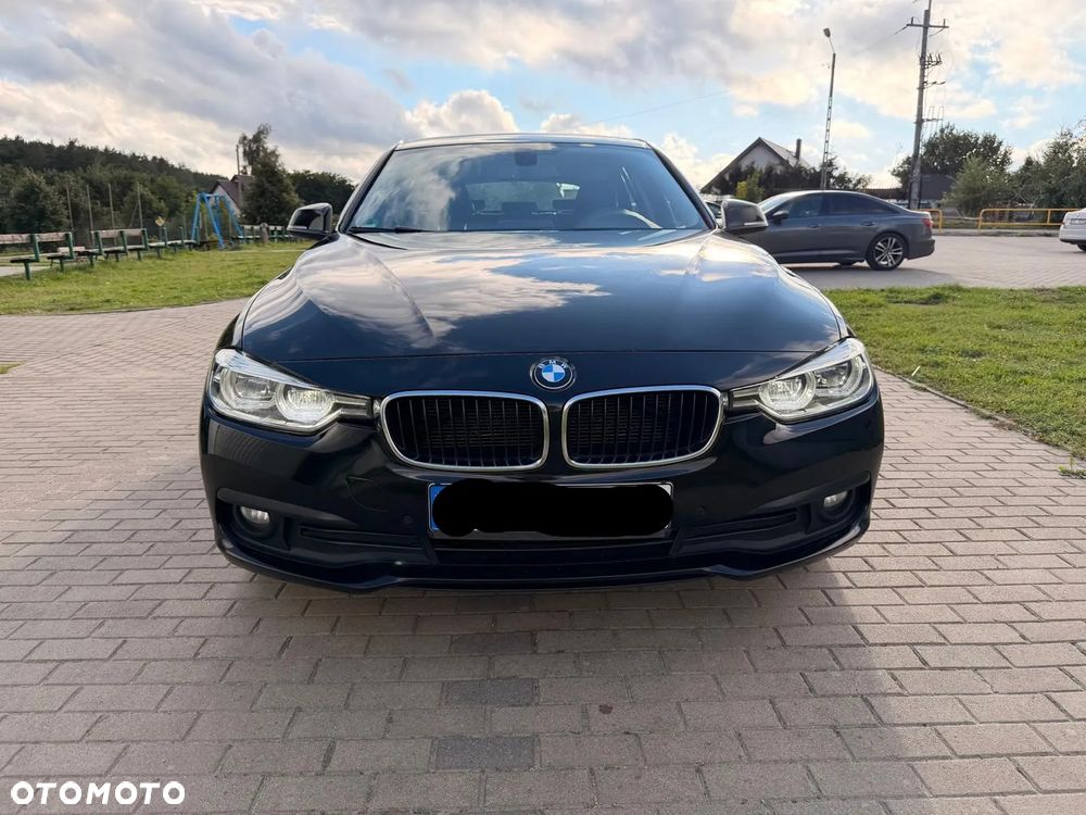 BMW Seria 3 318d - 16