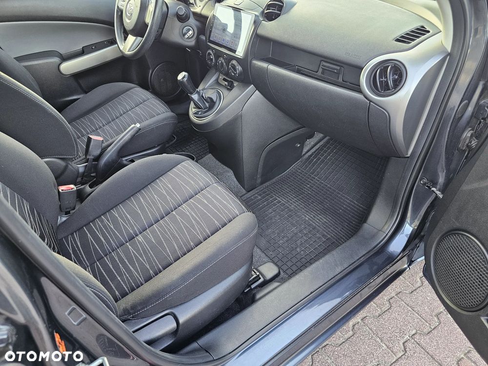 Mazda 2 - 23