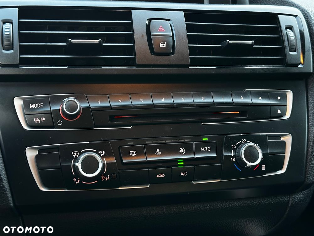 BMW Seria 1 118i - 23