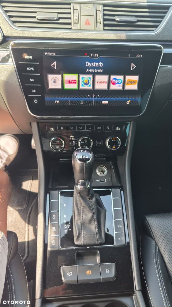 Skoda Superb 2.0 TSI 4x4 L&K DSG - 25