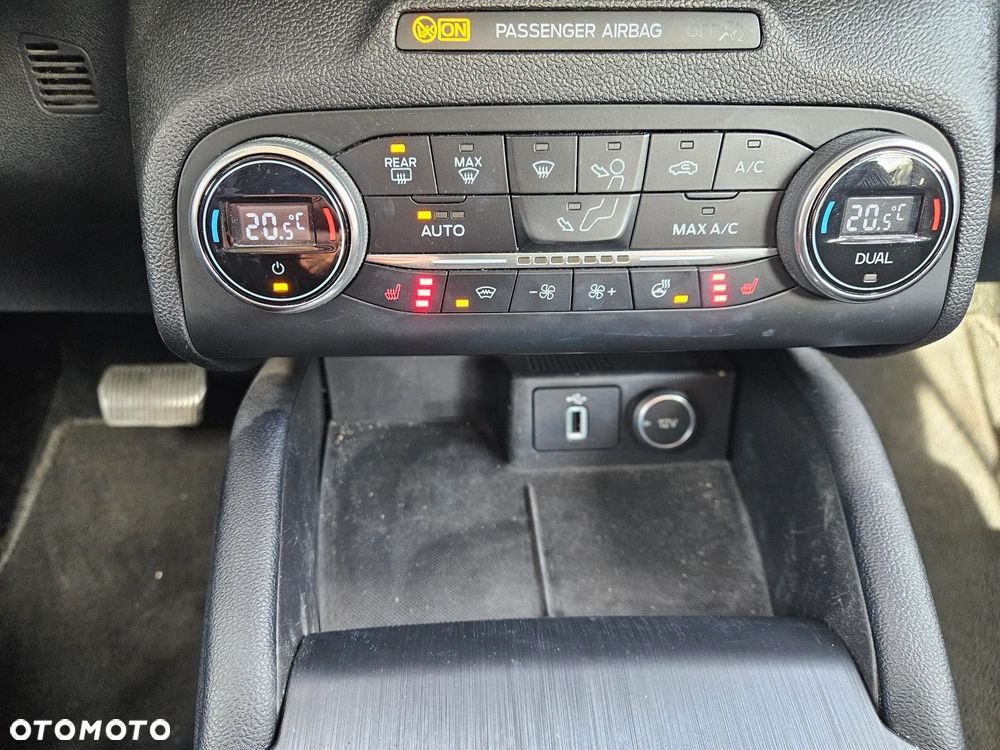 Ford Focus 1.5 EcoBlue Start-Stopp-System TITANIUM - 29