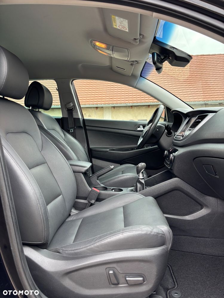 Hyundai Tucson 2.0 CRDI BlueDrive Style 2WD - 11