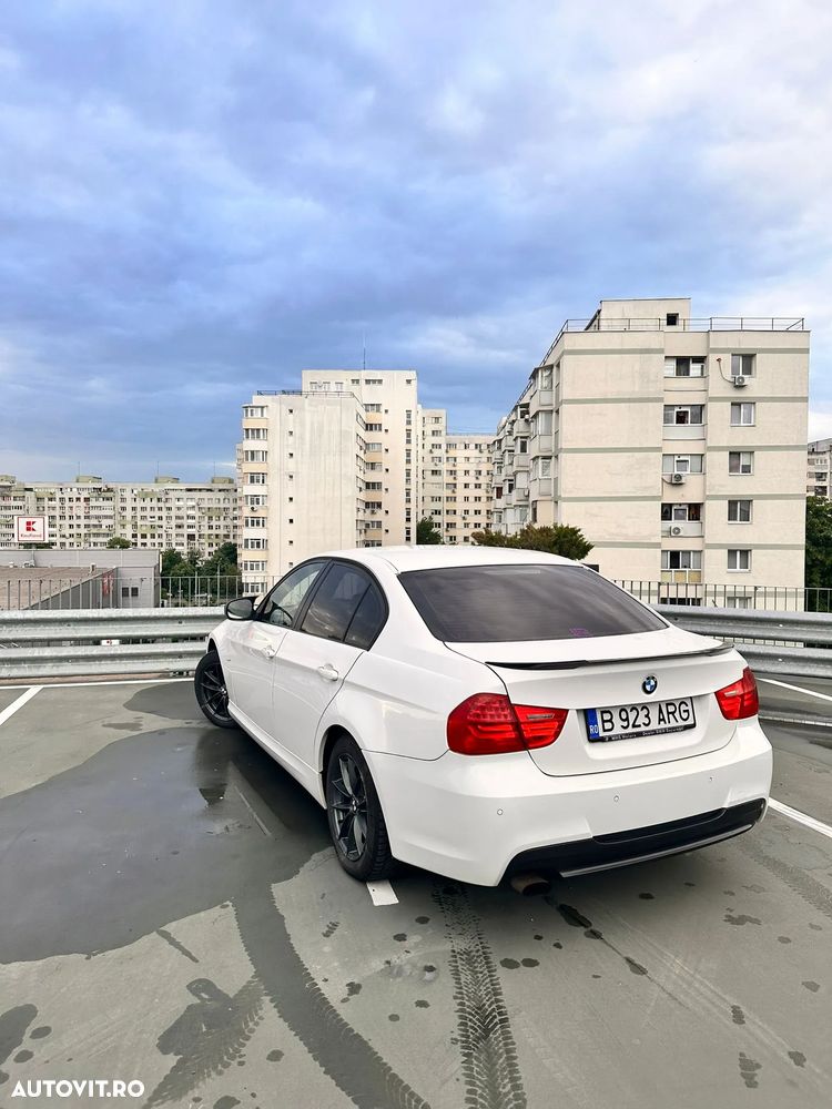 BMW Seria 3 318i - 3