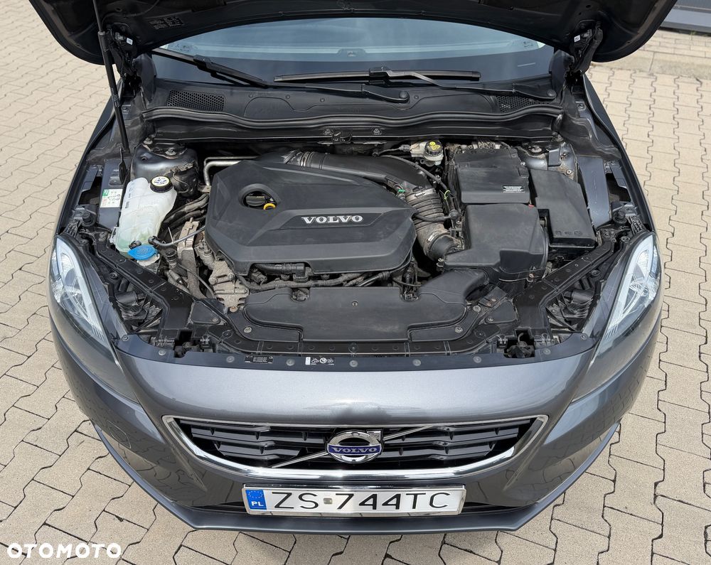 Volvo V40 T3 Momentum - 27