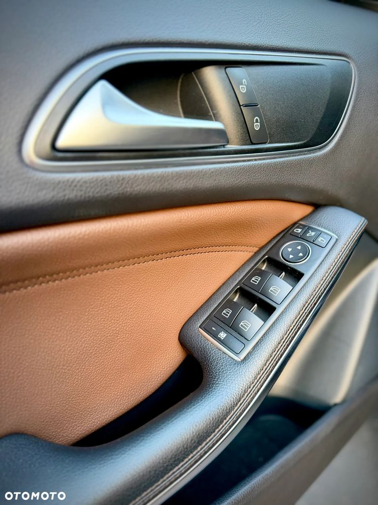 Mercedes-Benz GLA - 20