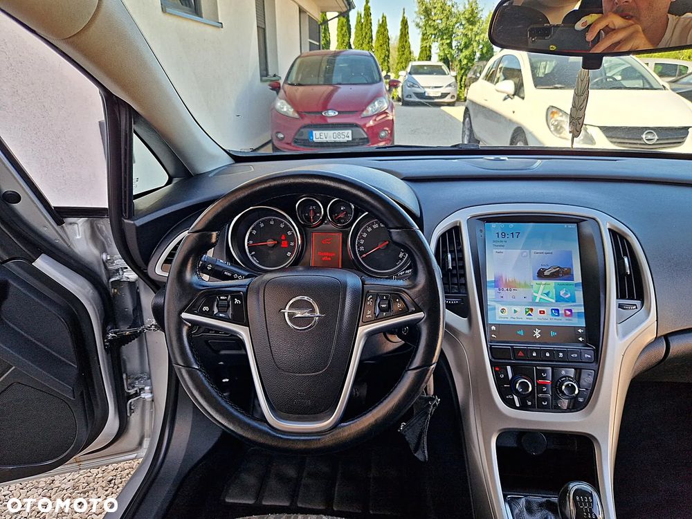 Opel Astra 1.4 Turbo 150 Jahre - 12