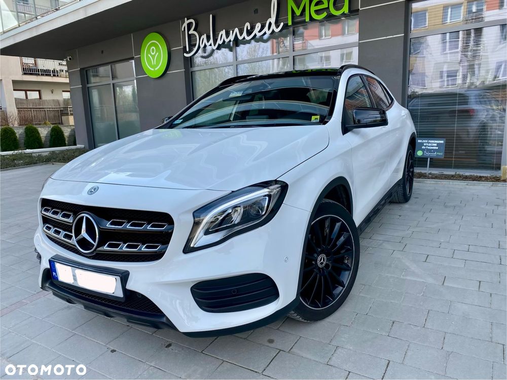 Mercedes-Benz GLA 200 7G-DCT AMG Line - 1