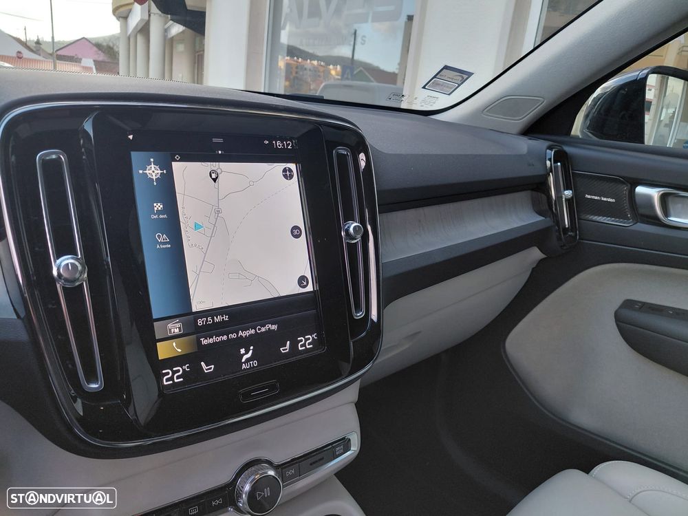 Volvo XC 40 1.5 T2 Plus Dark Auto - 12