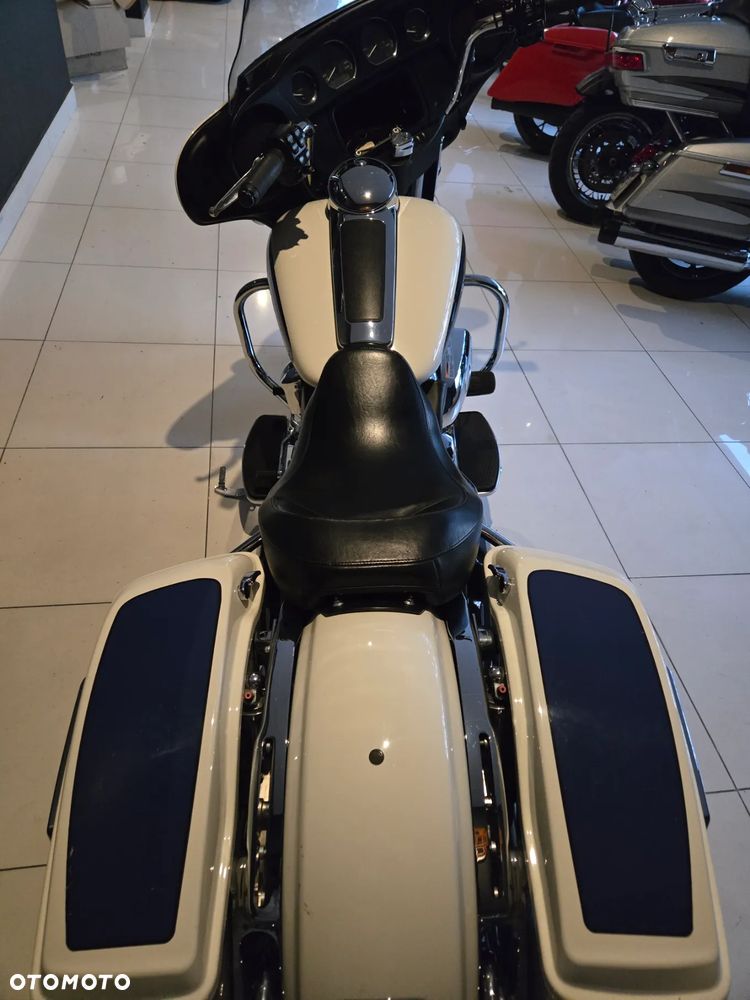 Harley-Davidson Touring Street Glide - 10