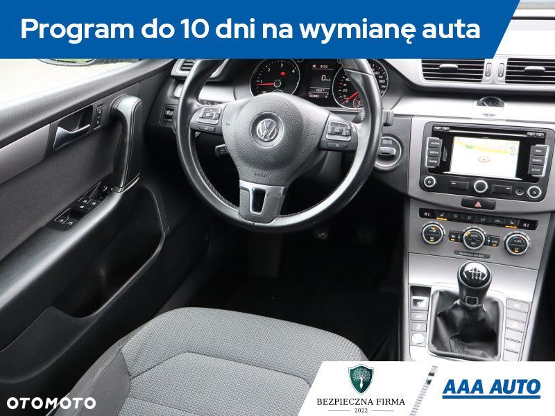 Volkswagen Passat - 9