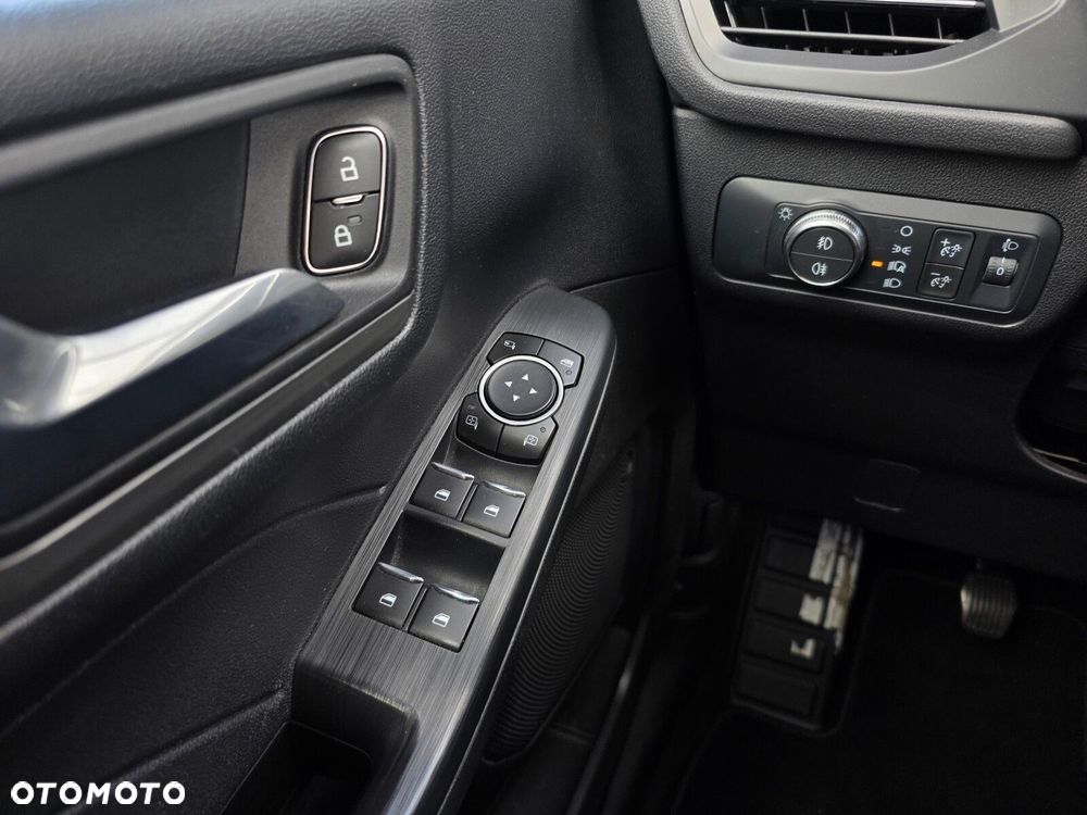 Ford Kuga - 10