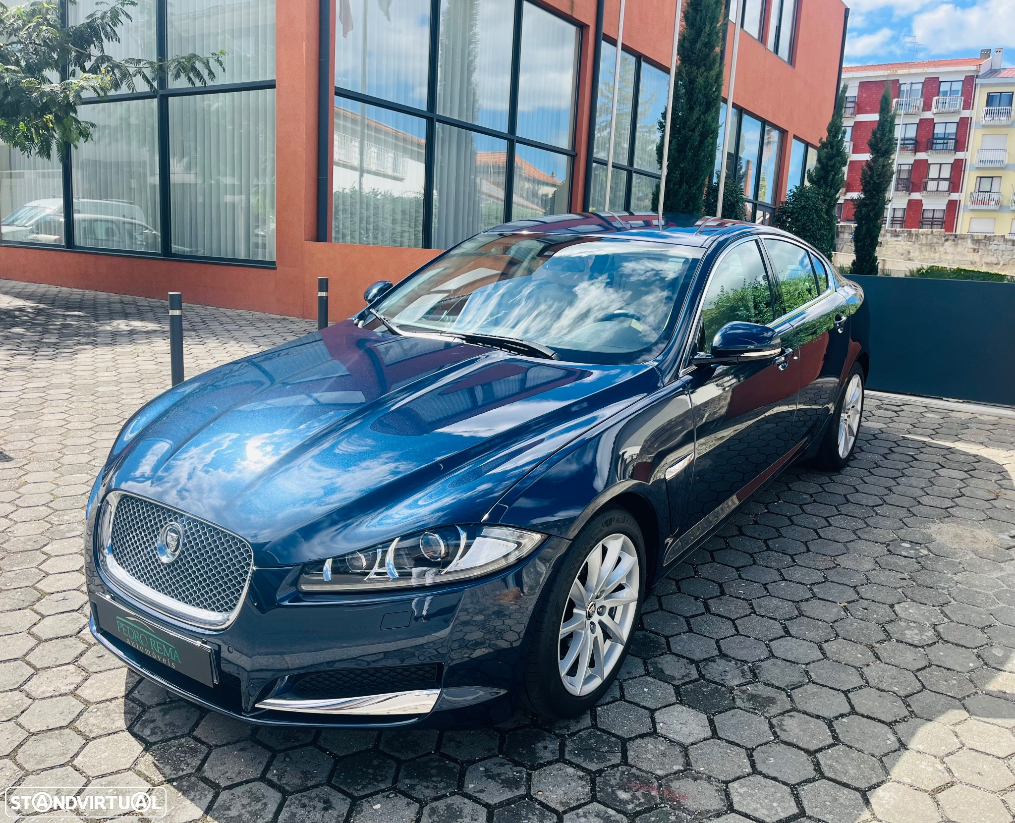 Jaguar XF 2.2 D Luxury - 6