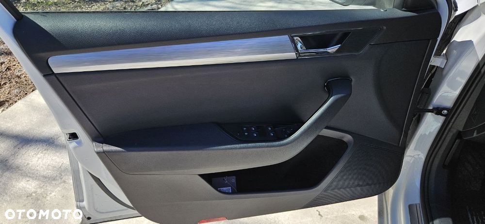 Skoda Superb 2.0 TDI SCR Ambition DSG - 37