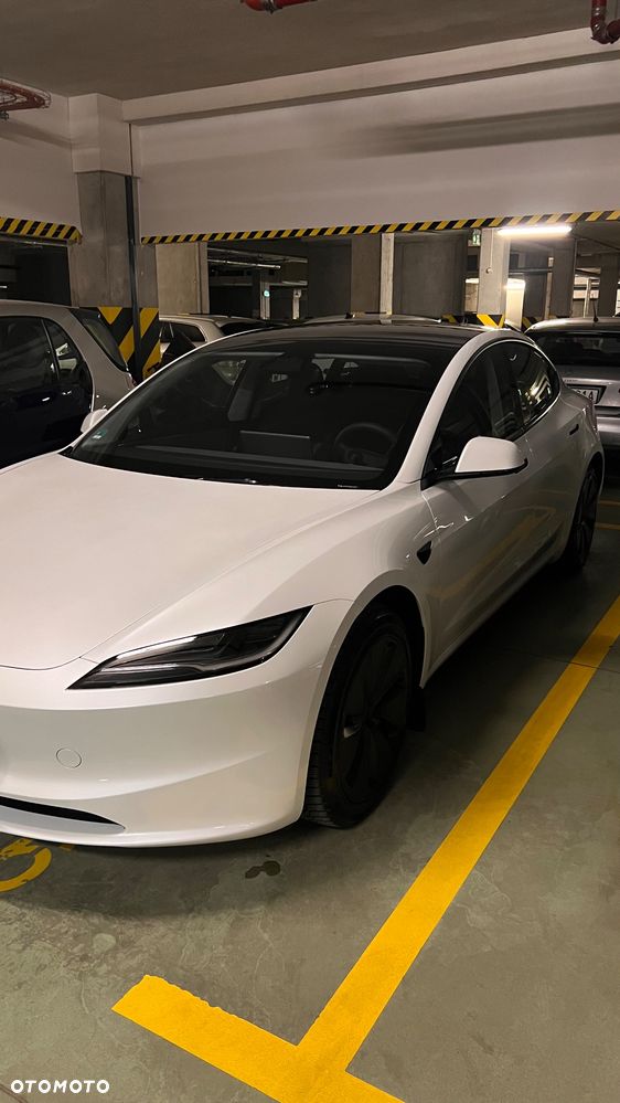 Tesla Model 3 - 1