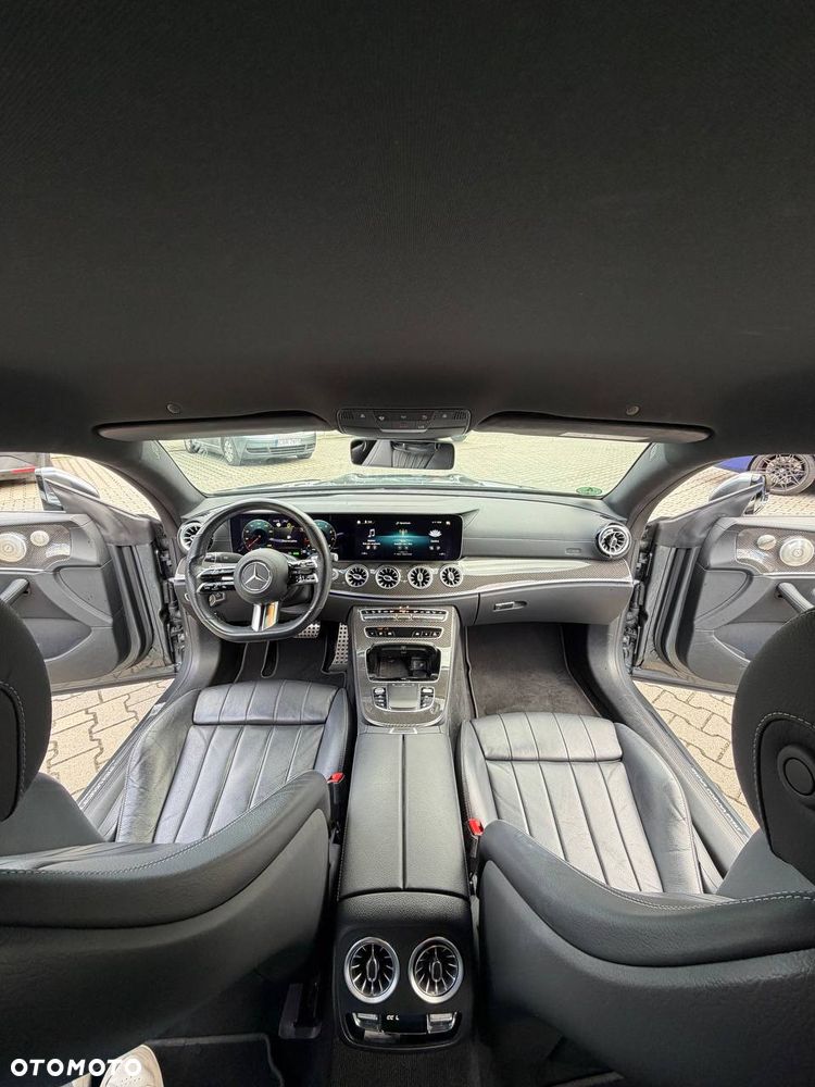 Mercedes-Benz Klasa E 200 4-Matic 9G-TRONIC - 11