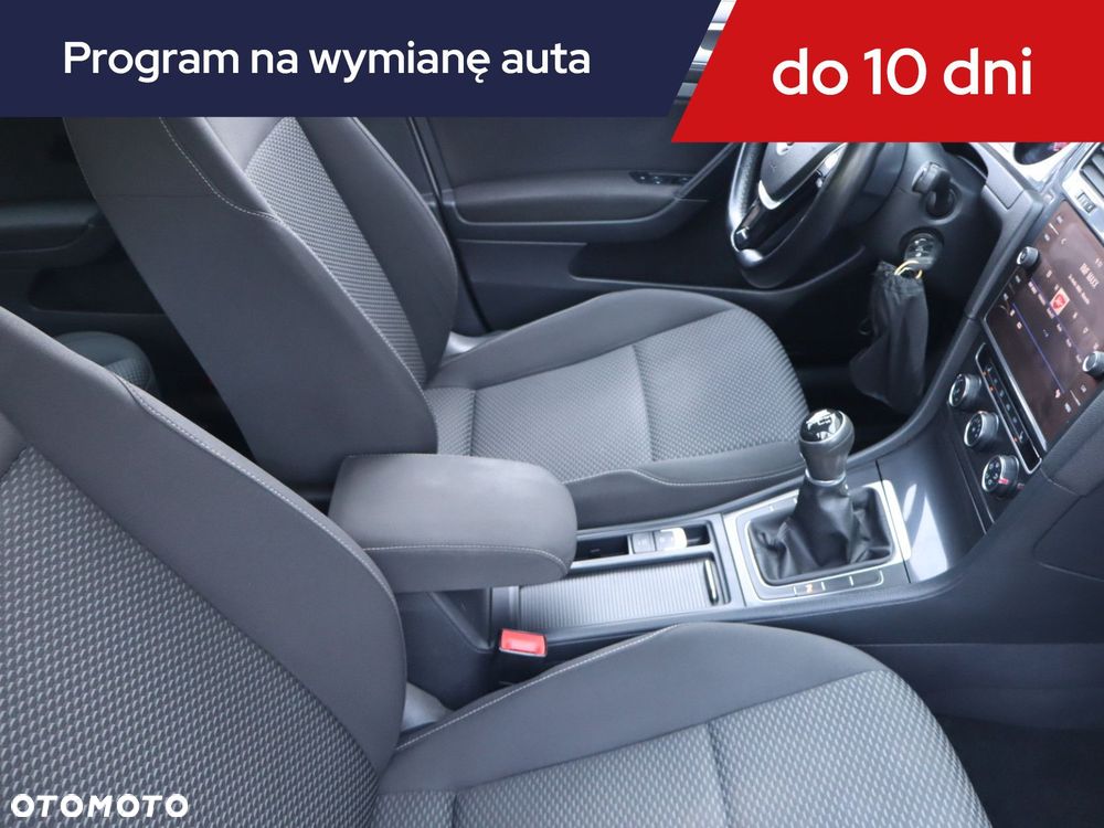 Volkswagen Golf Variant - 11