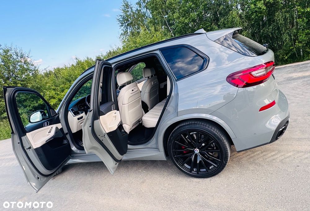 BMW X5 M M50i - 19