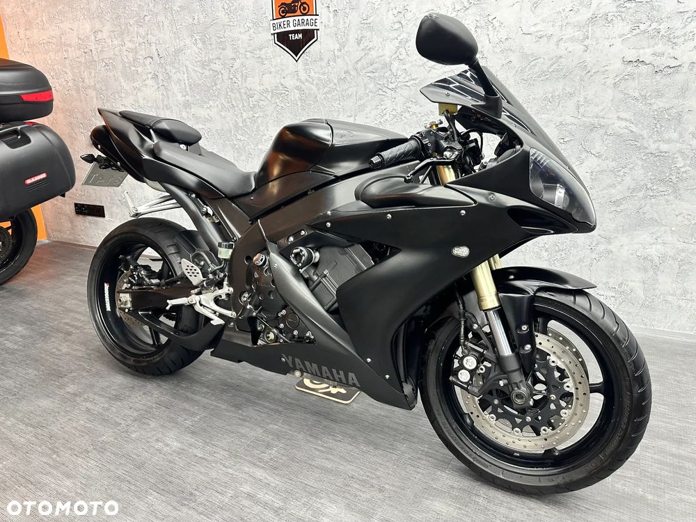 Yamaha R1 - 2