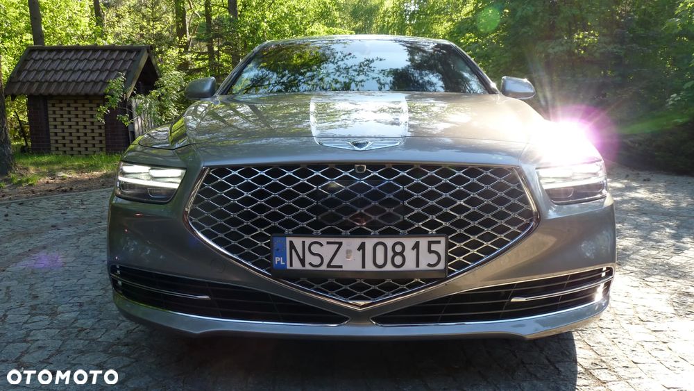 Genesis G90 - 1