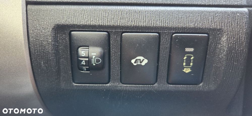 Toyota Prius 1.5 VVT-i Sol - 29