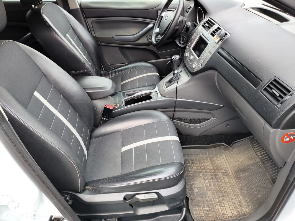 Ford Kuga 2.0 TDCi 4x4 Titanium - 14