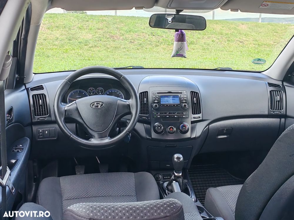 Hyundai i30 1.6 CRDi UEFA EURO 2012 Edition - 16