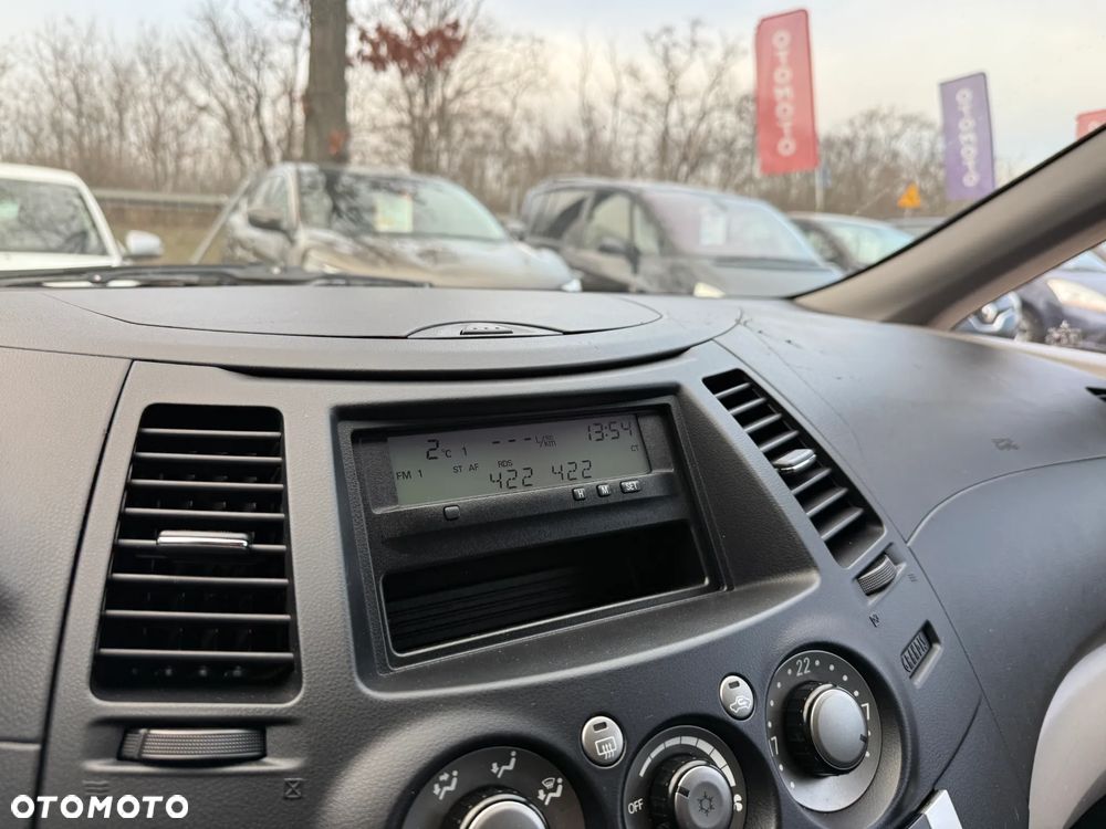 Mitsubishi Grandis 2.4 Inform - 19