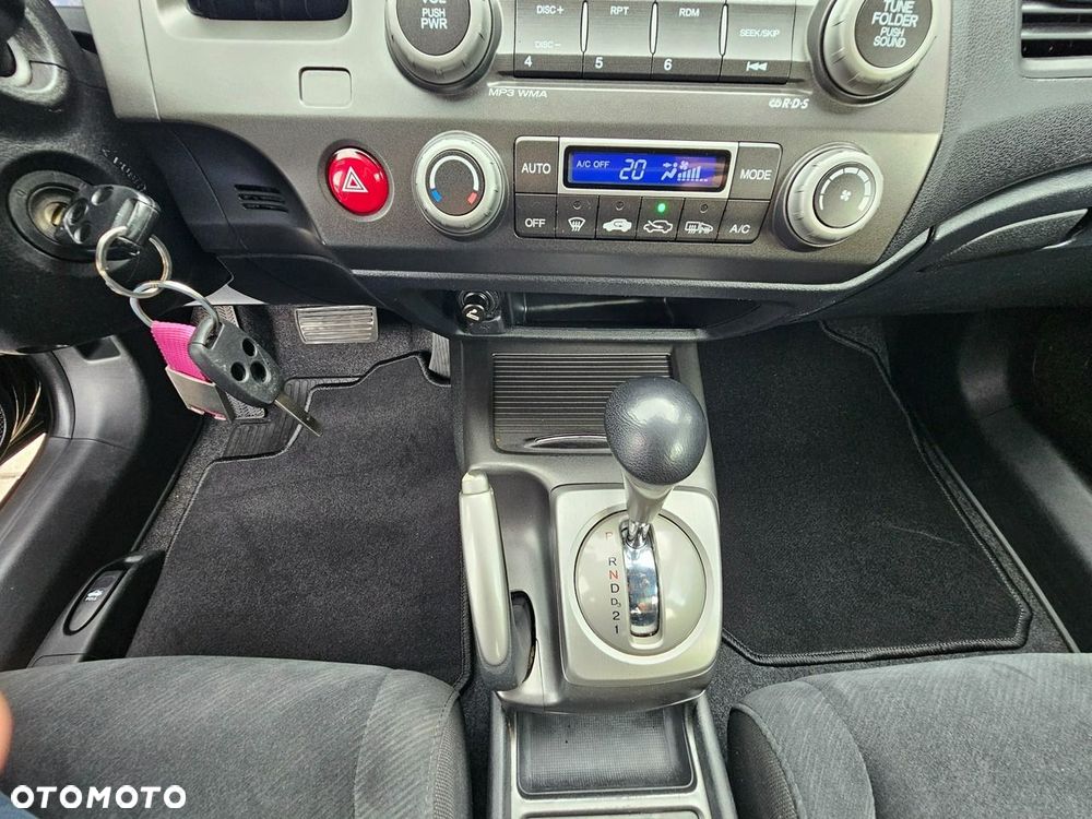 Honda Civic 1.8 Executive - 21