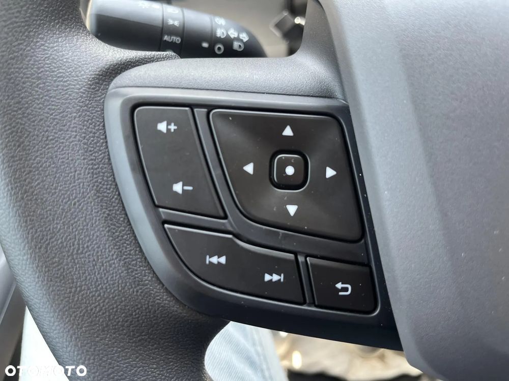 Isuzu M30 - 5