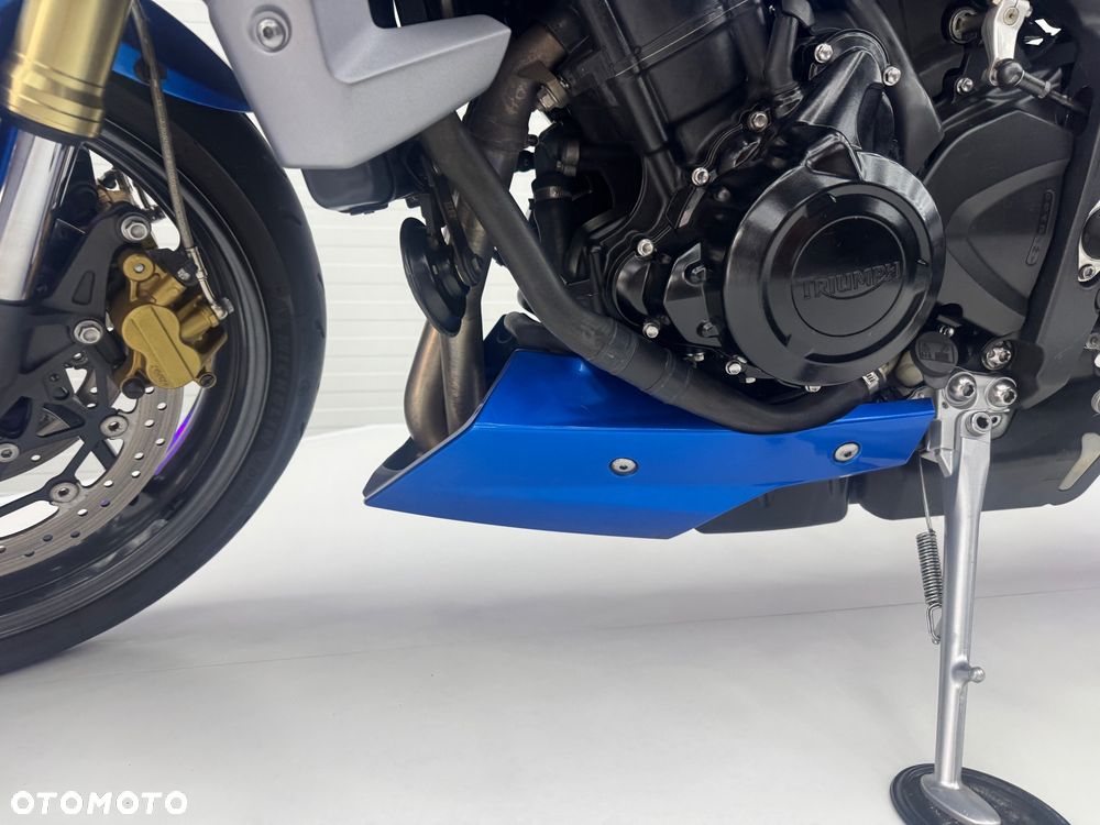Triumph Street Triple - 17