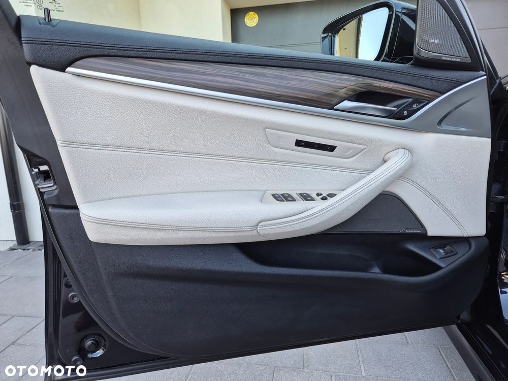 BMW Seria 5 530i xDrive M Sport sport - 19