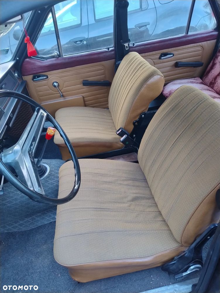 Wołga GAZ-24 - 12