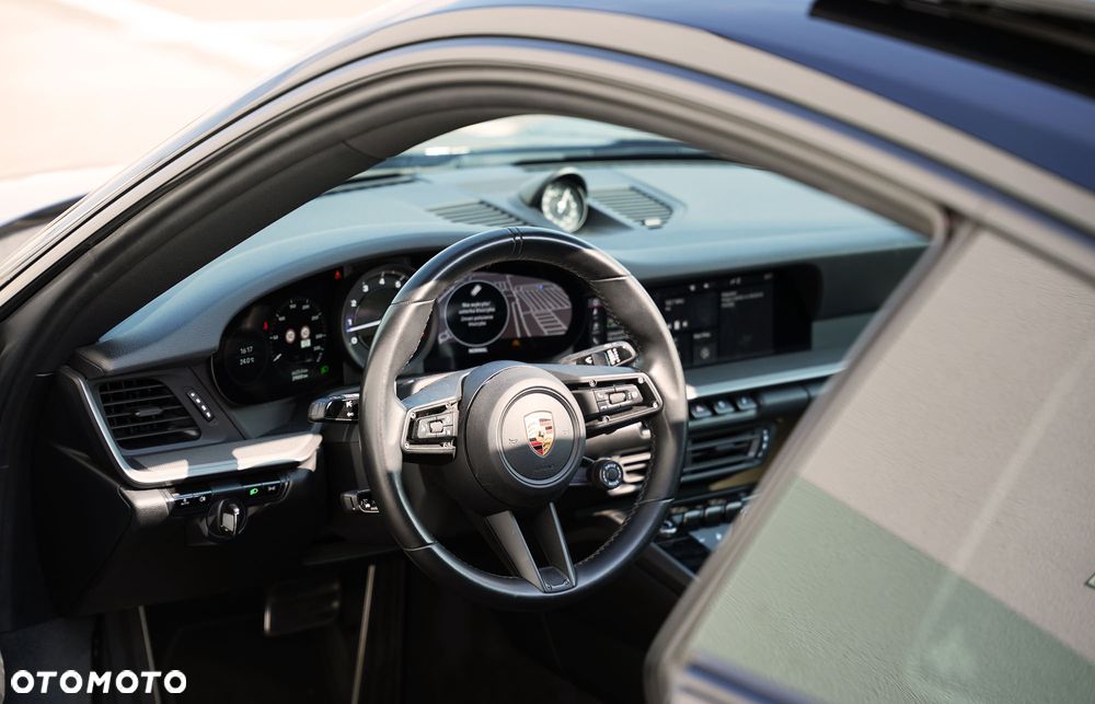 Porsche 911 Carrera S - 10