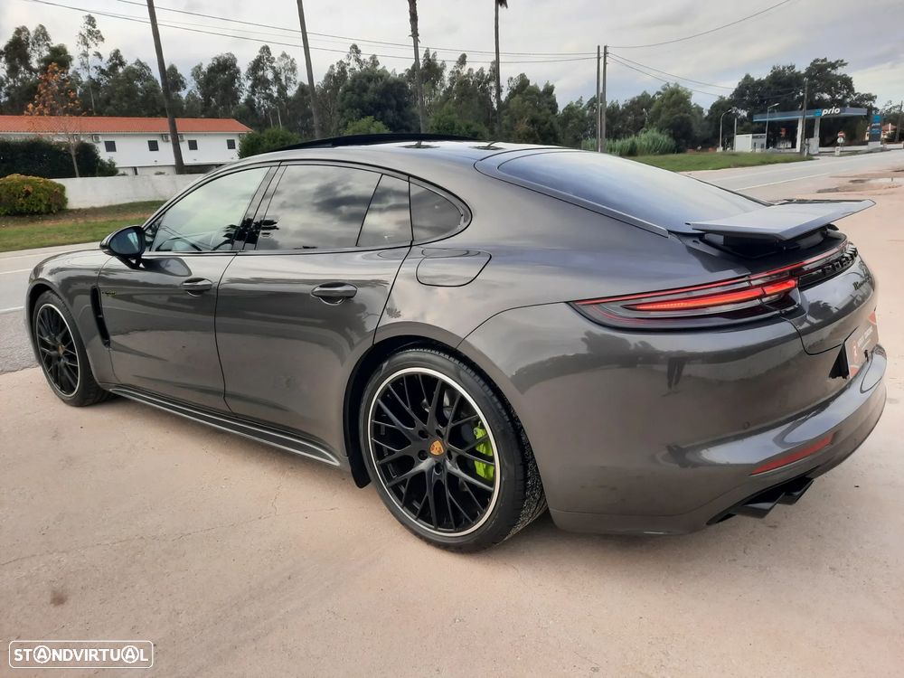 Porsche Panamera 4 E-Hybrid - 18