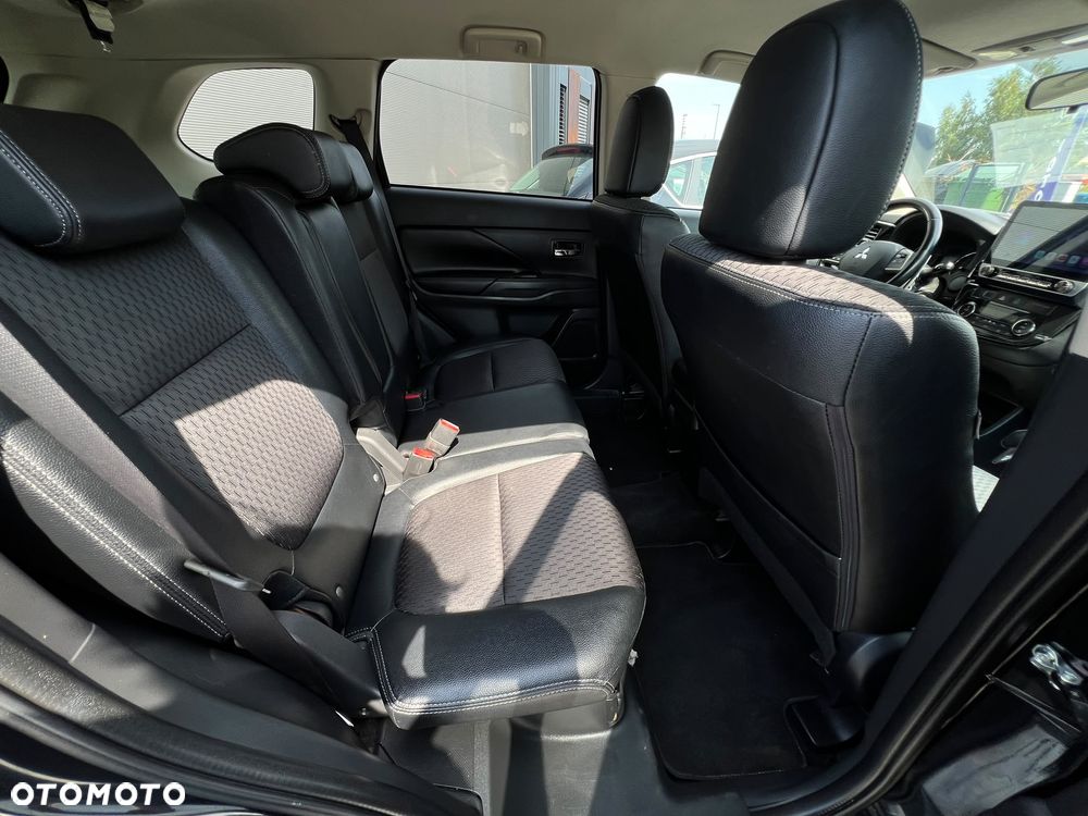 Mitsubishi Outlander 2.0 4WD CVT Edition+ - 29