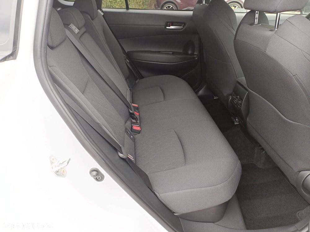 Toyota Corolla Cross - 15