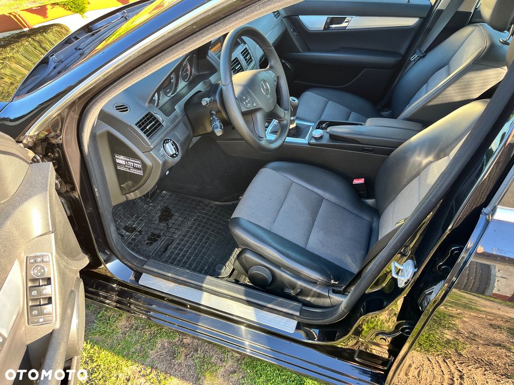 Mercedes-Benz Klasa C 180 Kompressor BlueEFFICIENCY - 13