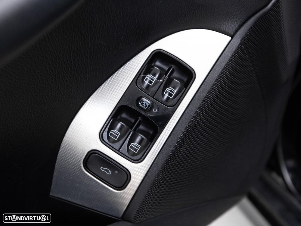 Mercedes-Benz CLK 220 - 13