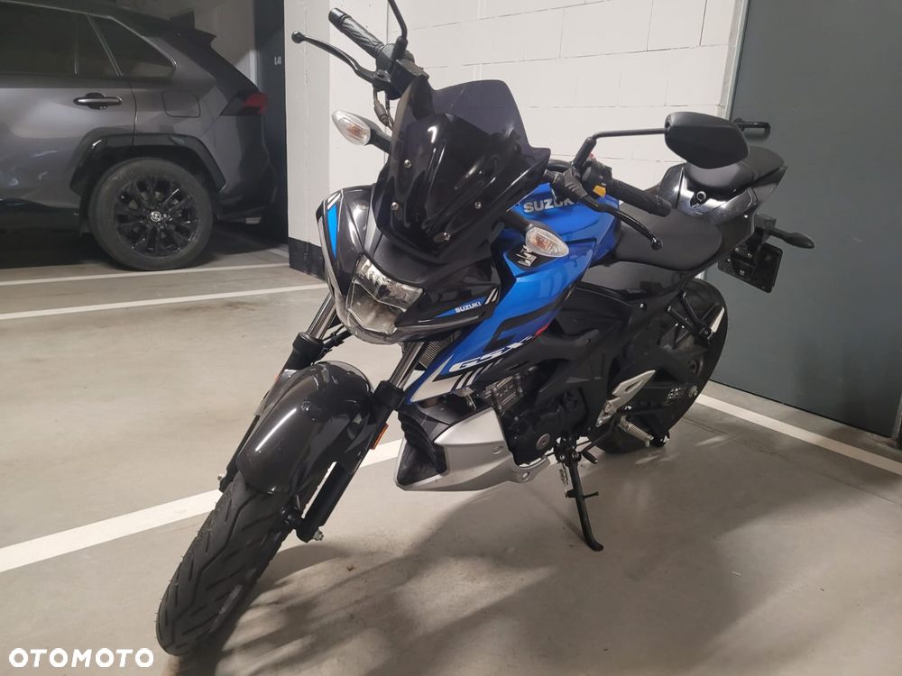 Suzuki GSX - 4