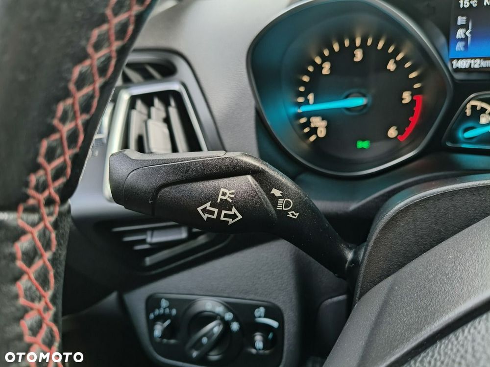 Ford Kuga - 24