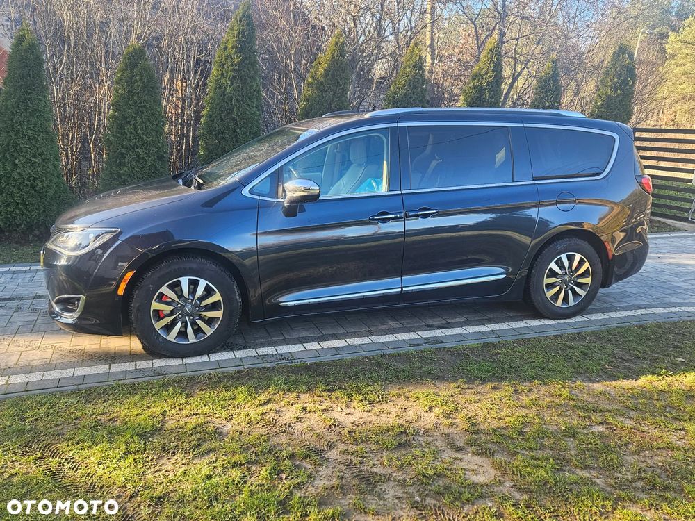 Chrysler Pacifica - 20