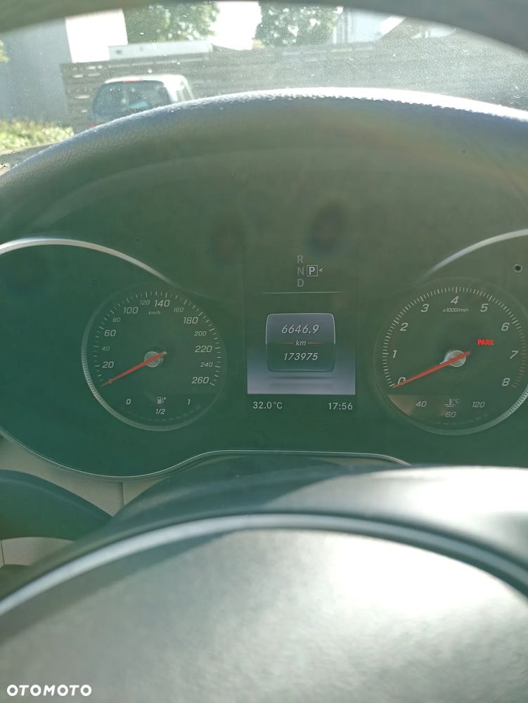 Mercedes-Benz Klasa C 300 7G-TRONIC - 28