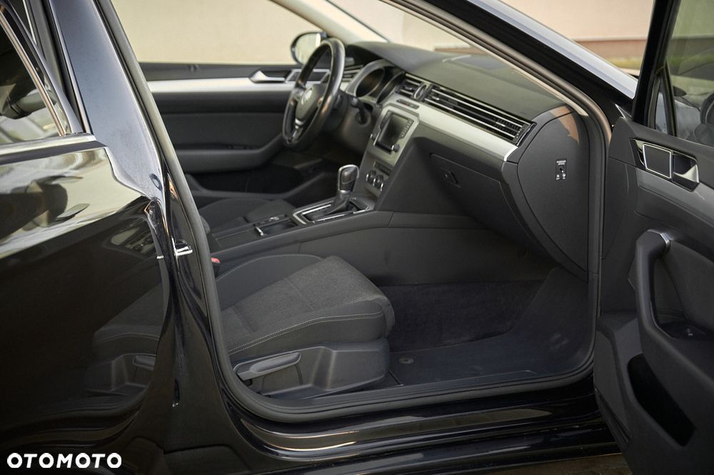 Volkswagen Passat 2.0 TDI BMT Comfortline DSG - 22