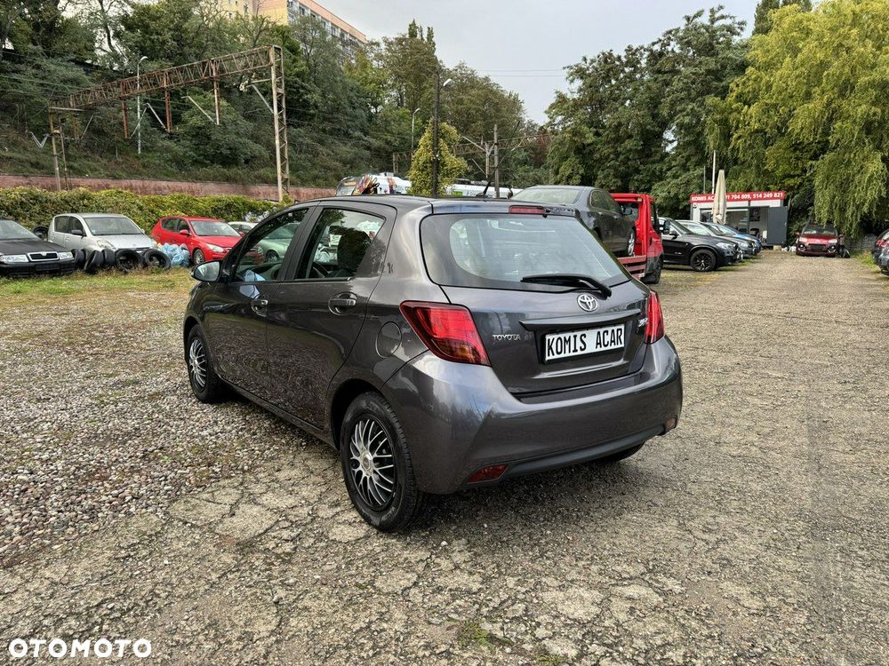 Toyota Yaris - 4